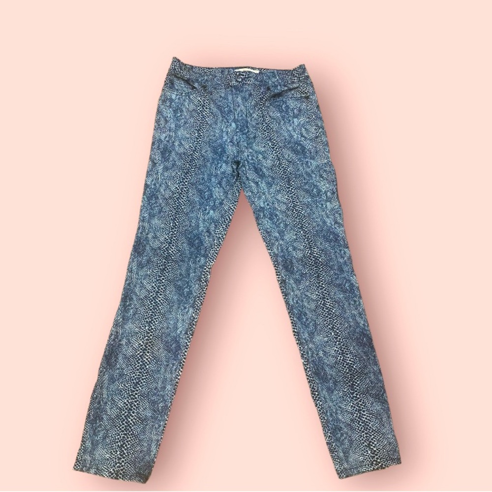 Tory Burch women’s size 27 snake, print jeans, zipper, and button top stretchy